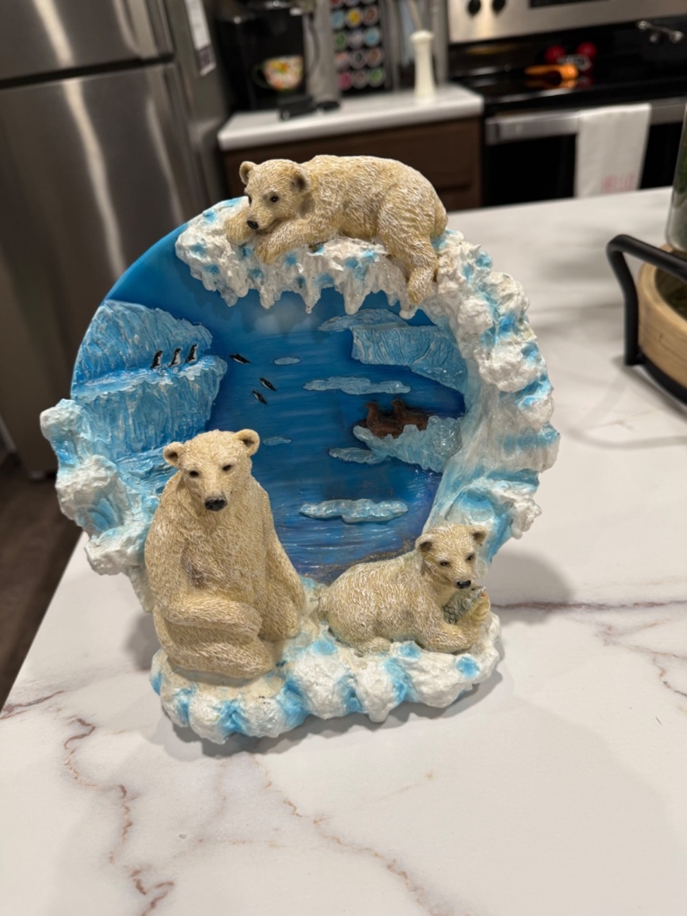 RARE Arctic Polar Bear Resin Decorative Diorama Ornament with Seals & Penquins - Picture 8 of 9